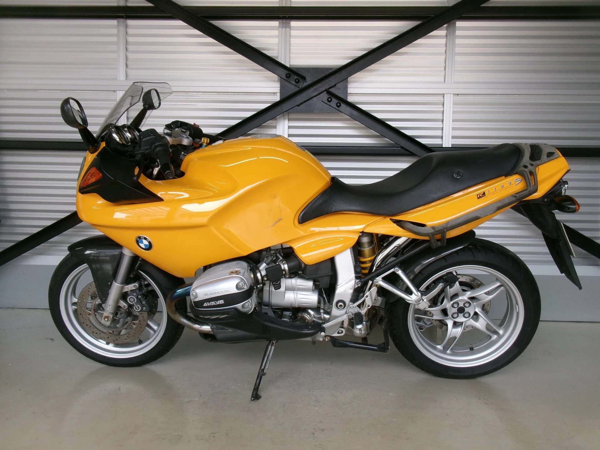 BMW BMW R1100S  с аукциона в Японии