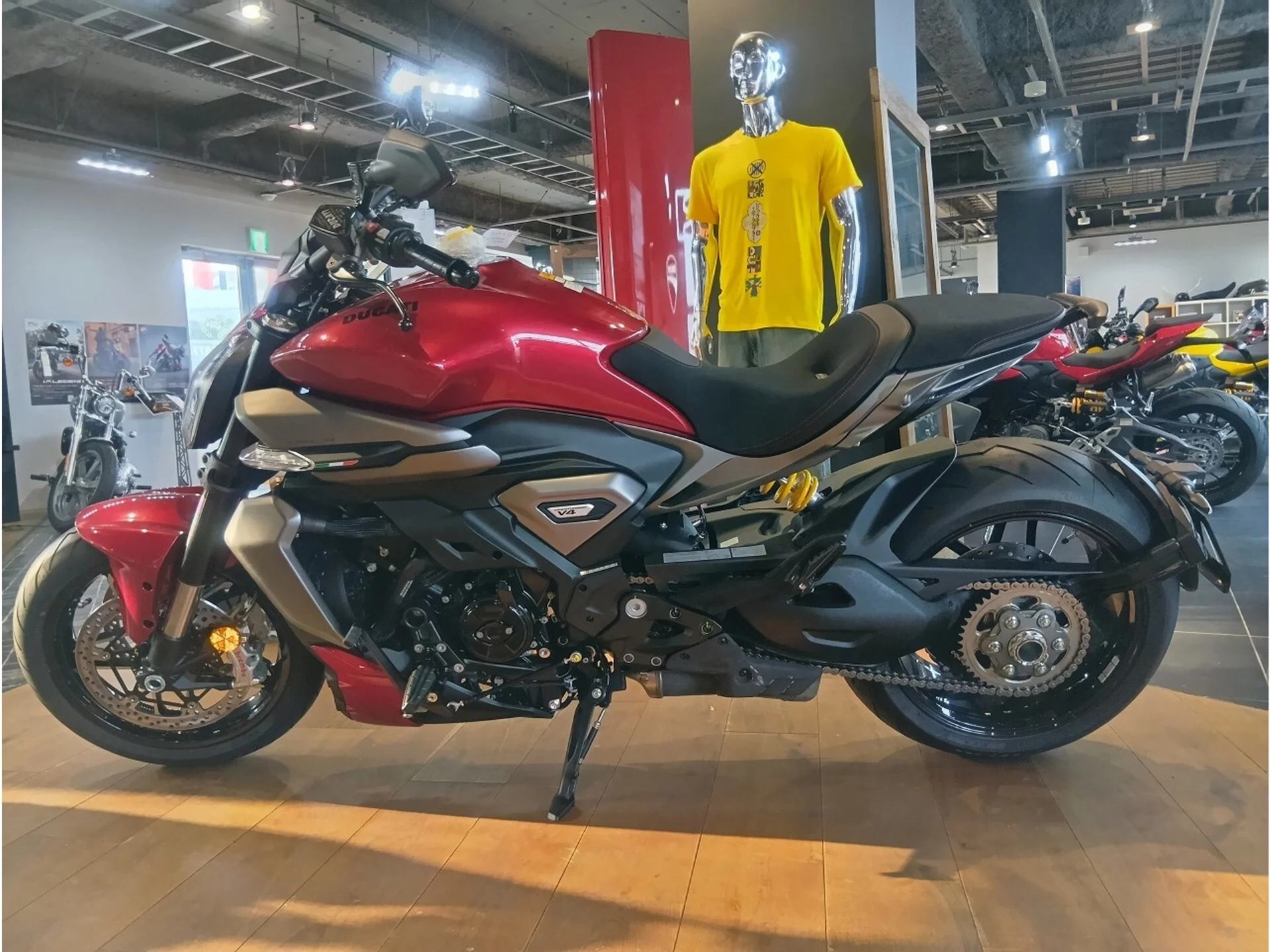 Ducati DUCATI X DIAVEL V4  с аукциона в Японии