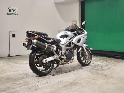 Suzuki SV400S