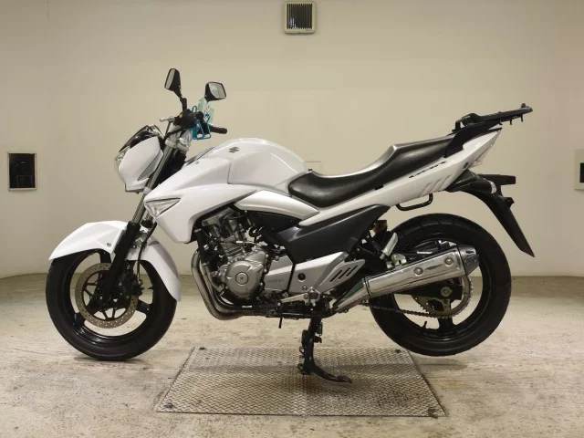 Suzuki GSR250  с аукциона в Японии