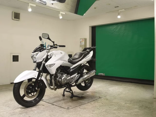 Suzuki GSR250  с аукциона в Японии