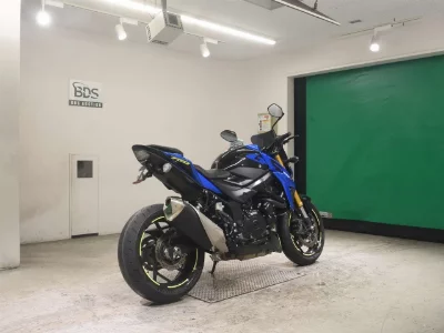 Suzuki GSX-S750