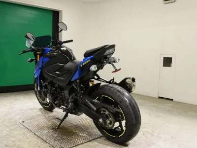 Suzuki GSX-S750