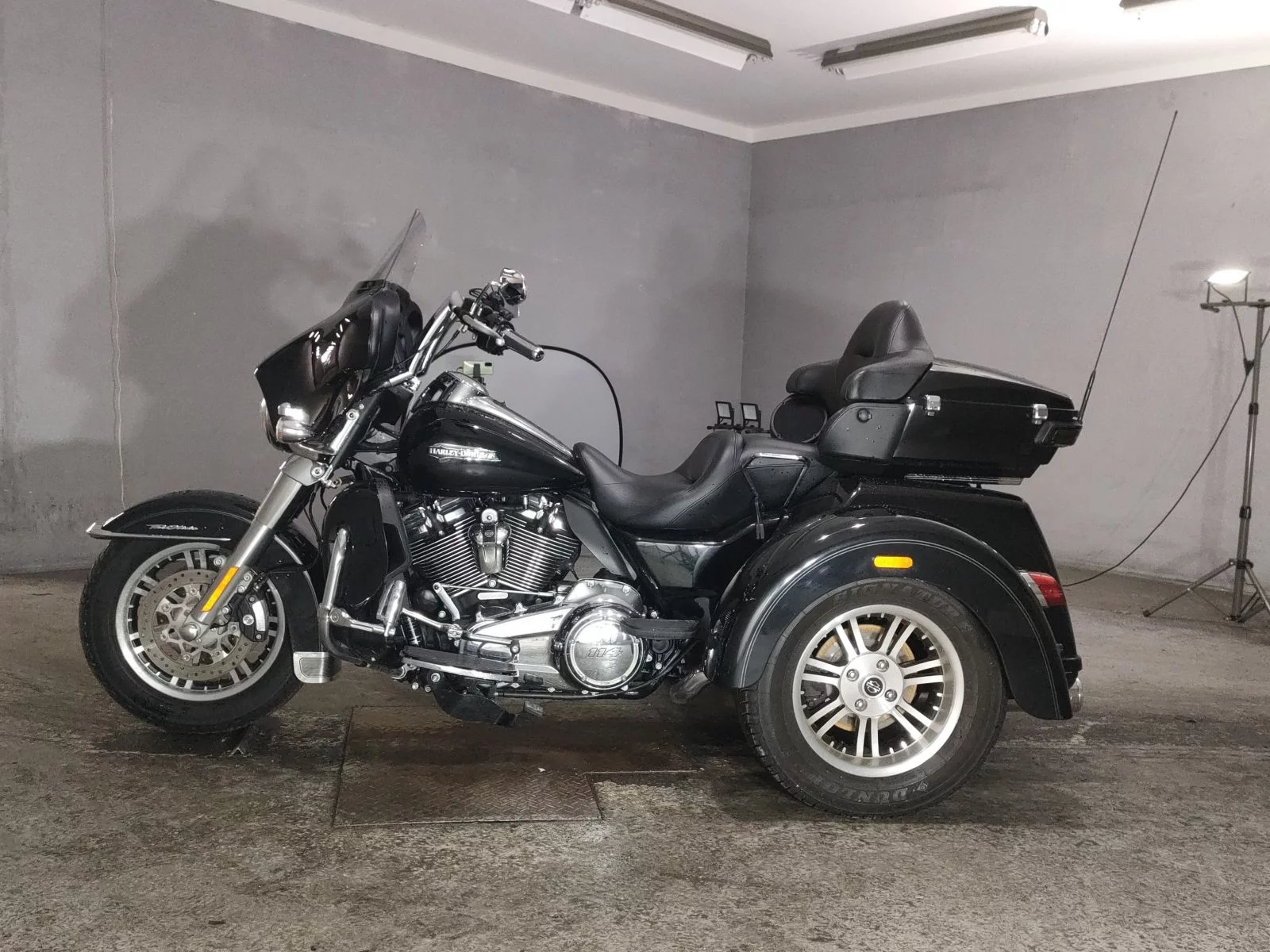 Harley-Davidson HARLEY FLHTCUTG1870 TRIKE  с аукциона в Японии