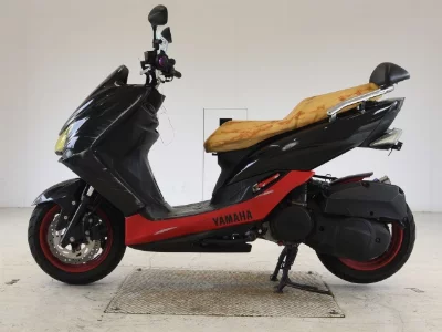 Мотоцикл из Японии Yamaha MAJESTY 155S-2