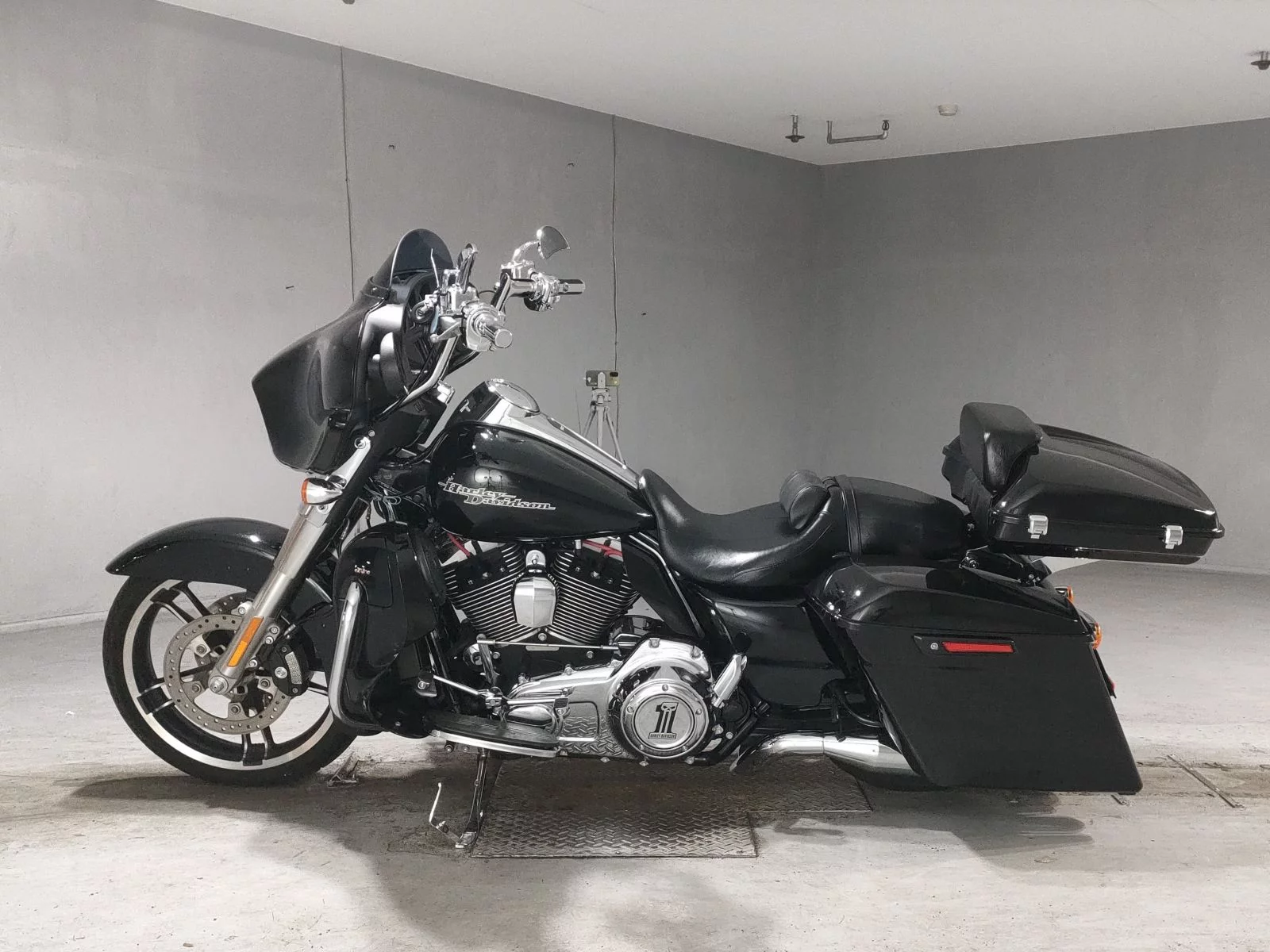 Harley-Davidson HARLEY FLHX1690  с аукциона в Японии