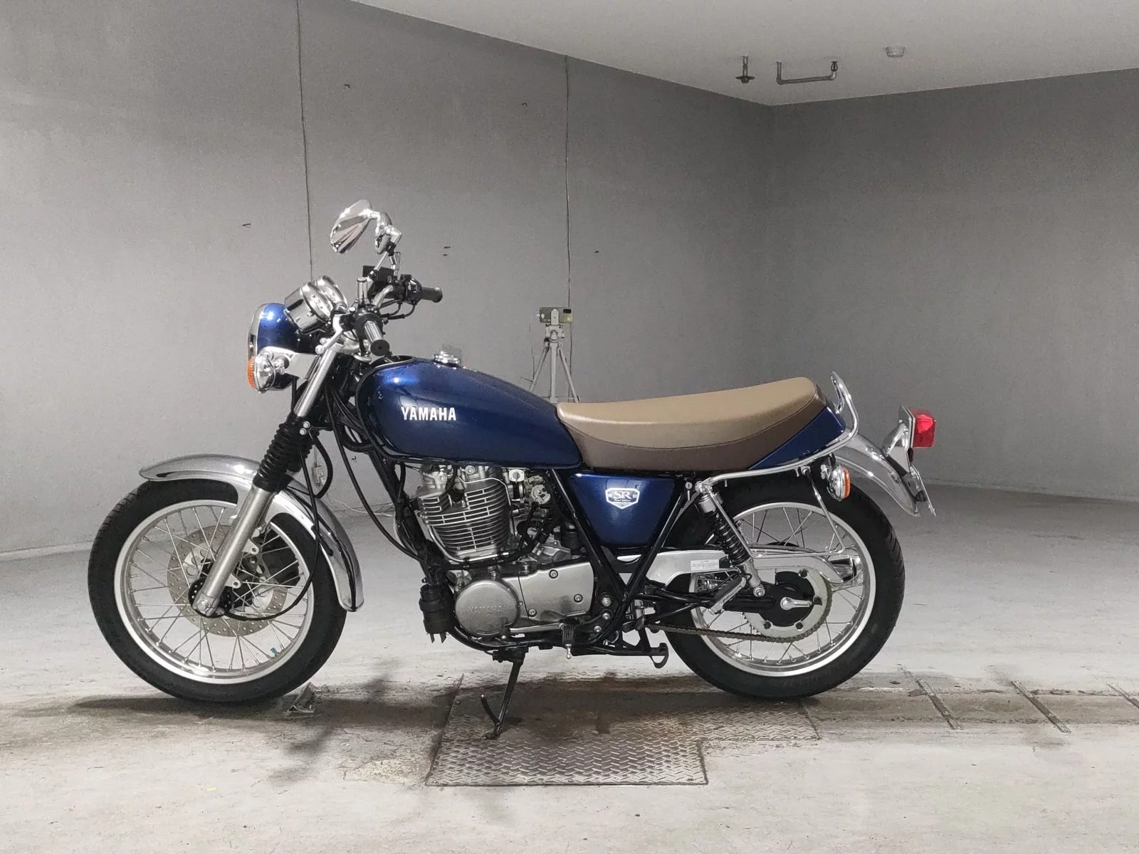 Yamaha SR400-1  с аукциона в Японии