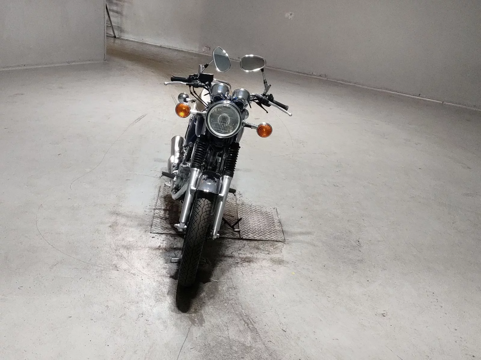 Yamaha SR400-1  с аукциона в Японии