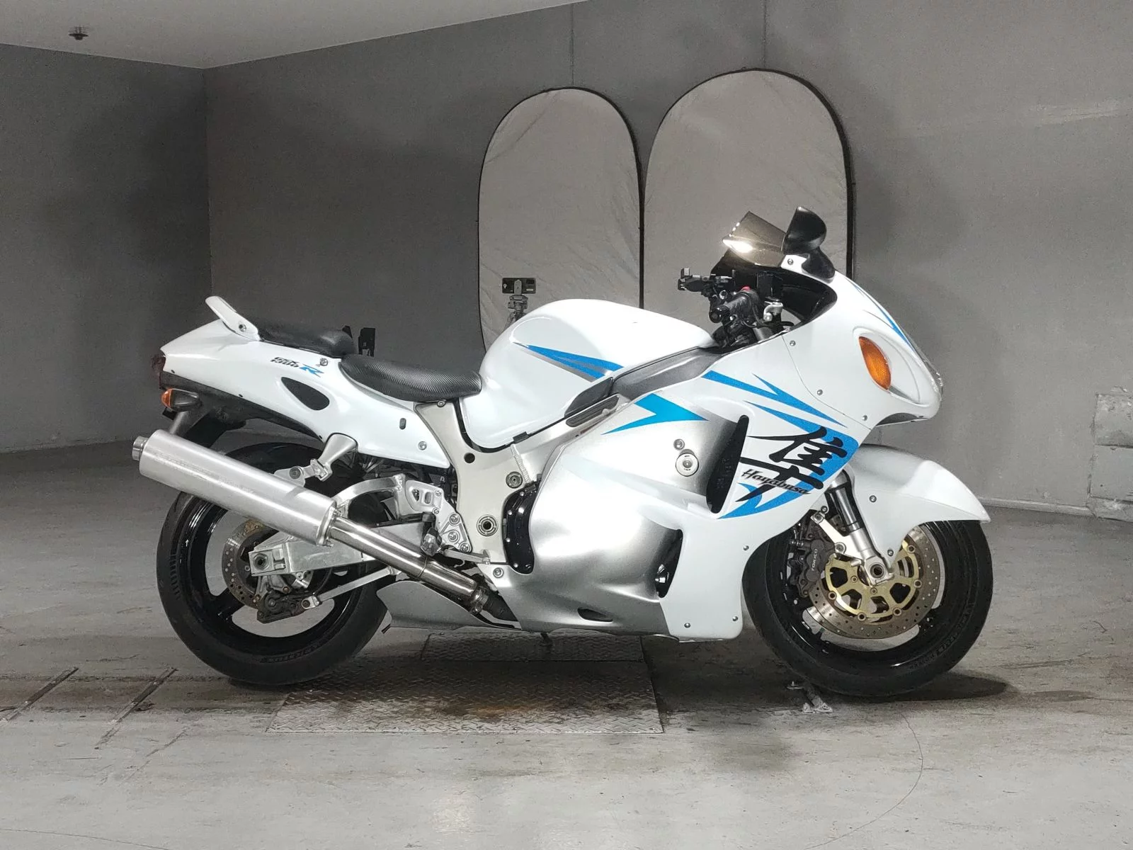 Suzuki GSX1300R HAYABUSA  с аукциона в Японии