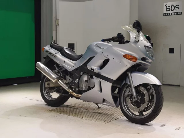 Kawasaki ZZR400-2  с аукциона в Японии