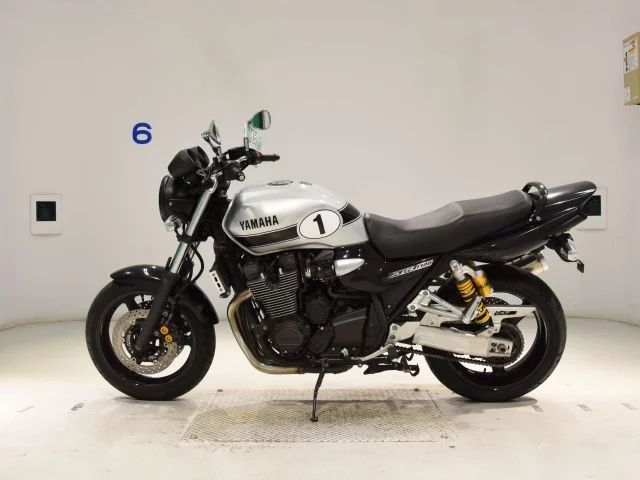Yamaha XJR1300-2  с аукциона в Японии