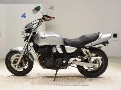 Suzuki INAZUMA 400