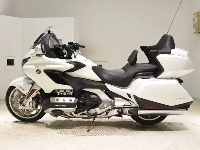 Honda GL1800 TOUR  с аукциона в Японии