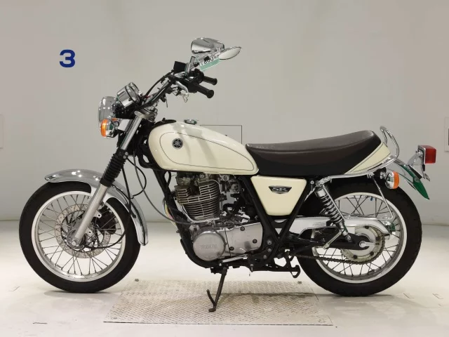 Yamaha SR400-4  с аукциона в Японии