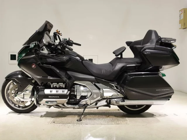 Honda GL1800 TOUR D  с аукциона в Японии
