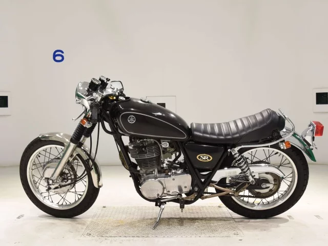 Yamaha SR400-2  с аукциона в Японии