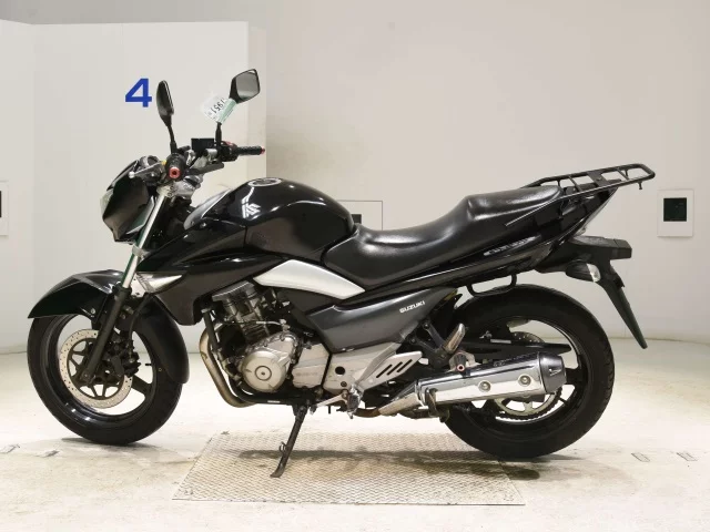 Suzuki GSR250  с аукциона в Японии