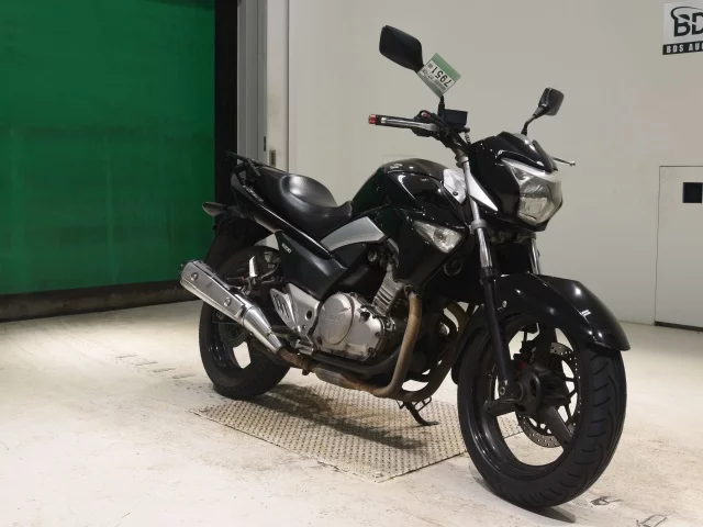 Suzuki GSR250  с аукциона в Японии