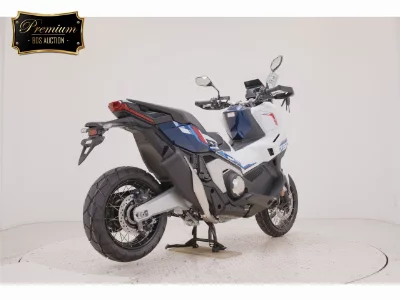 Honda X-ADV750-2
