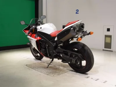 Yamaha YZF-R1