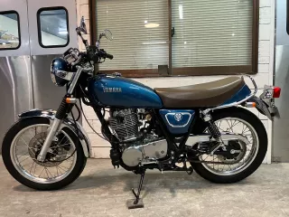 Yamaha SR400-1