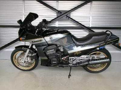 Kawasaki GPZ900R