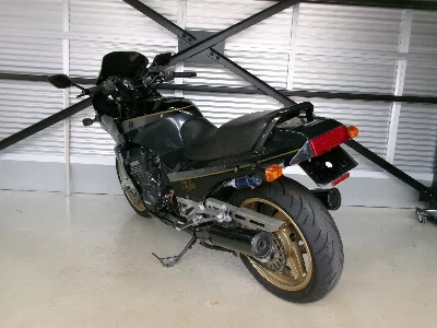 Kawasaki GPZ900R