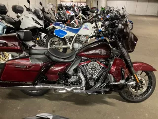Harley-Davidson HARLEY FLHXSE CVO  с аукциона в Японии