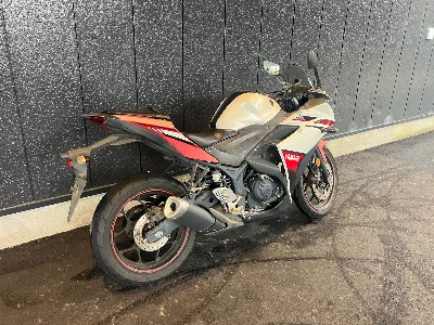 Yamaha YZF-R25 ABS