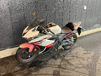 Yamaha YZF-R25 ABS