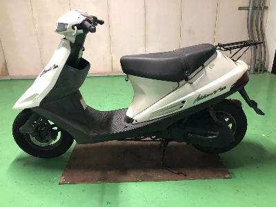 Suzuki ADDRESS V100