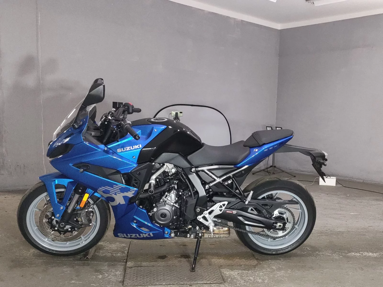 Suzuki GSX-8R  с аукциона в Японии