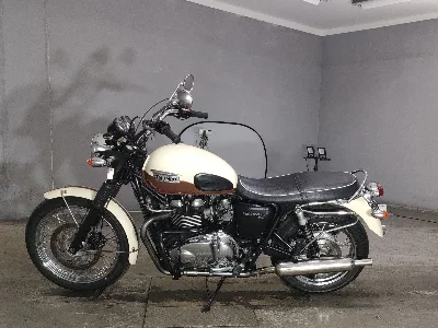 Triumph TRIUMPH T100 BONNEVILLE