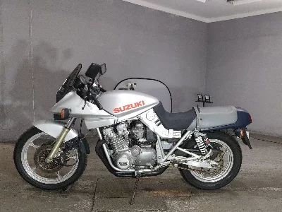 Suzuki GSX1100S KATANA
