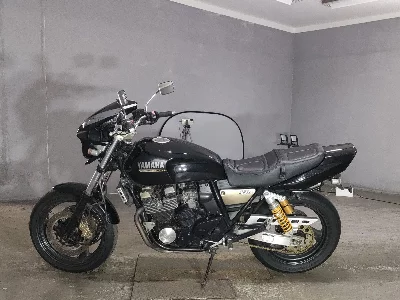 Yamaha XJR400R-1