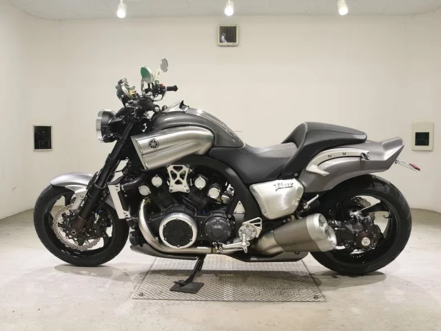 Yamaha V-MAX-2  с аукциона в Японии