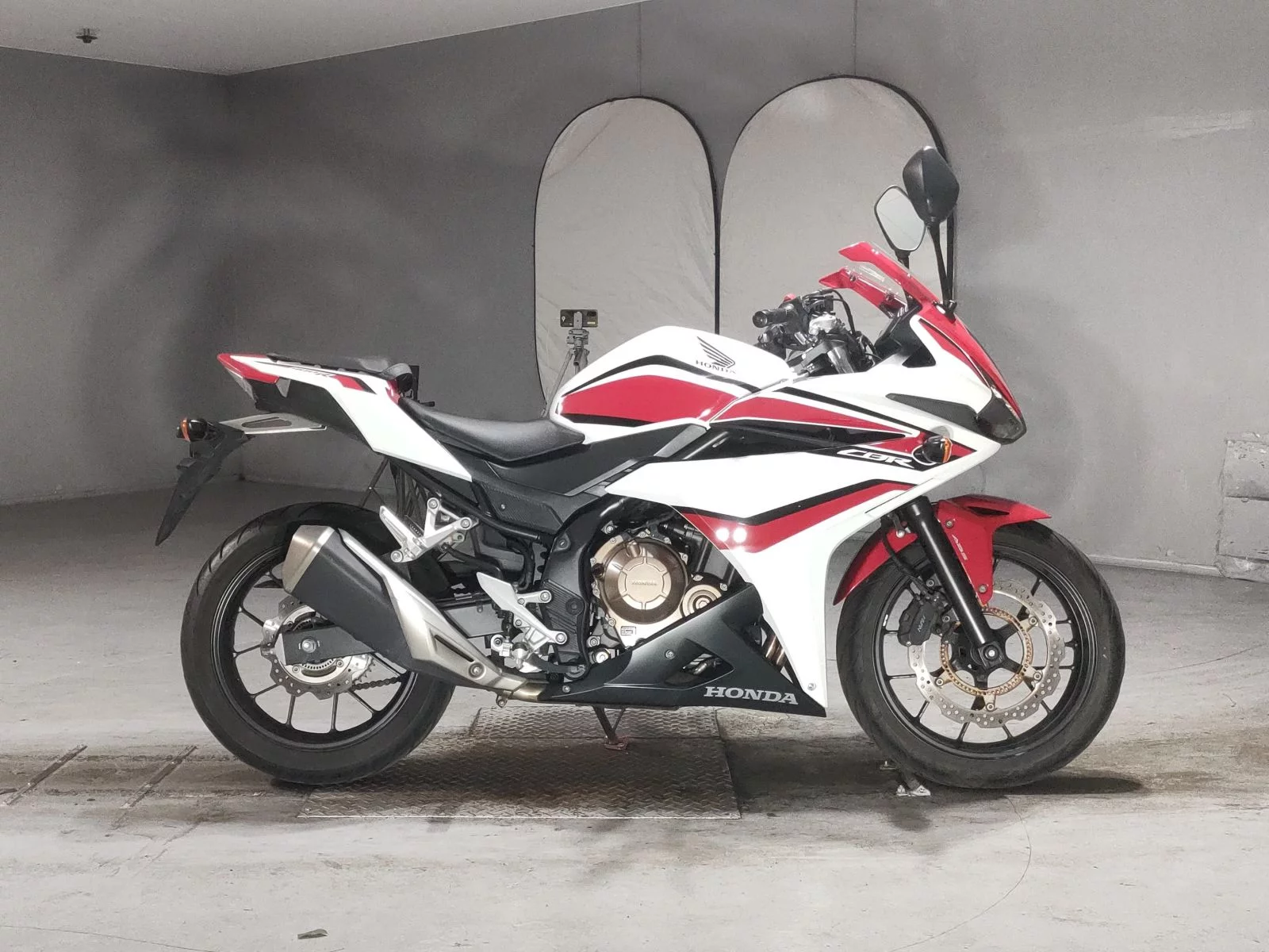 Honda CBR400R  с аукциона в Японии