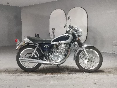 Yamaha SR400-1