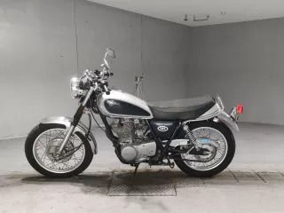 Yamaha SR400-1
