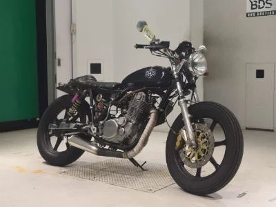 Yamaha SR400-2