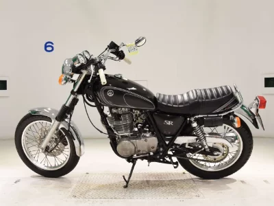Yamaha SR400-4