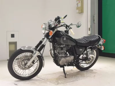 Yamaha SR400-4