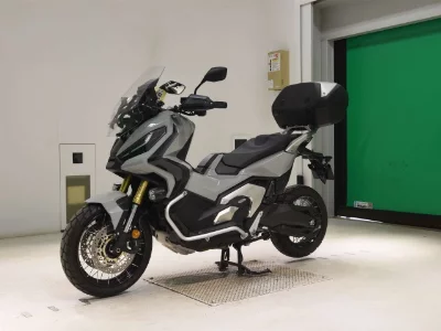 Honda X-ADV750-2