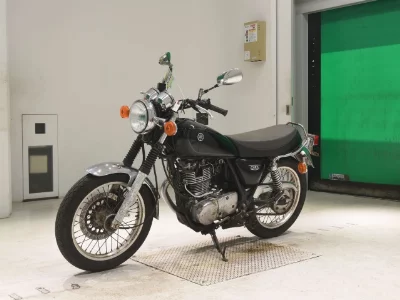Yamaha SR400-4
