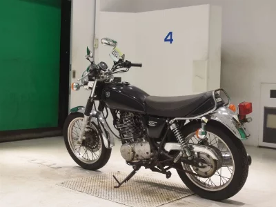 Yamaha SR400-4