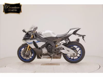 Yamaha YZF-R1M