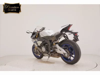 Yamaha YZF-R1M