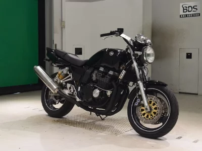 Yamaha XJR400R-3