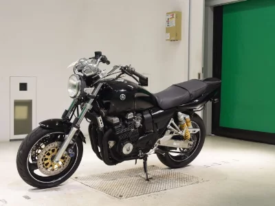 Yamaha XJR400R-3