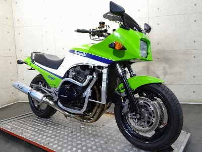 Kawasaki GPZ900R